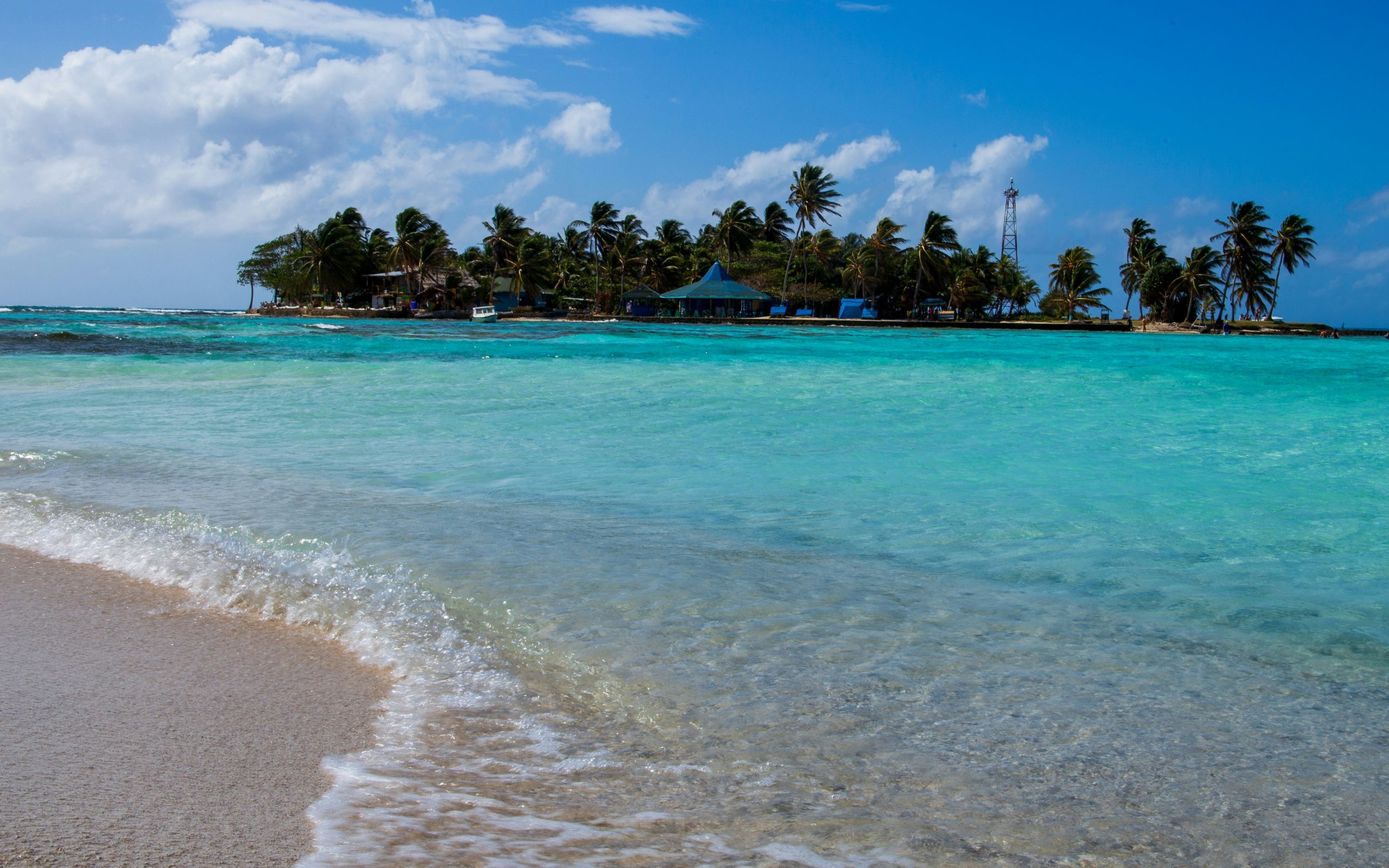 discover the beauty of the caribbean sea with its crystal-clear waters, stunning marine life, and picture-perfect beaches. plan your next tropical getaway to this breathtaking destination.